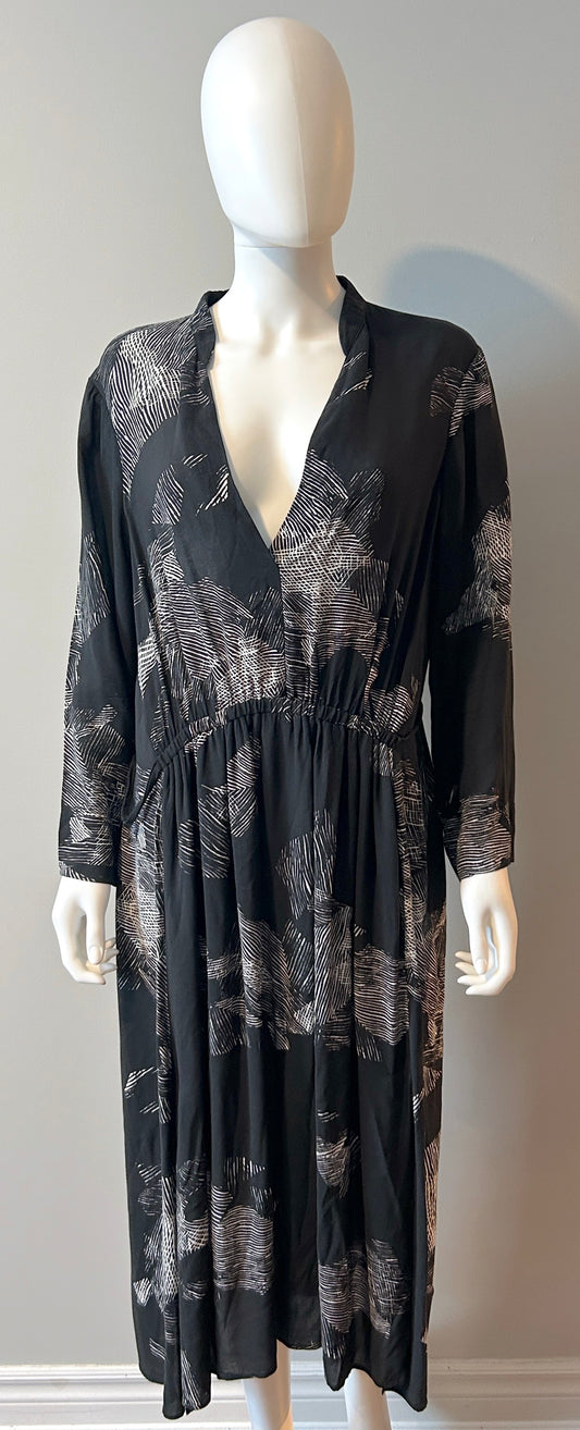 Raquel Allegra graphic print dress in size XL, stylish women’s clothing with bold abstract patterns and a relaxed fit.