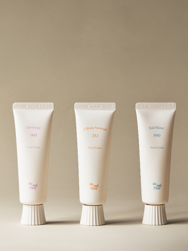 De mi flor Fleurage Hand Cream 40ml in elegant tube, featuring floral packaging, for nourishing and moisturizing hands.