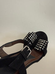 Marni suede sandals with bow detail in size 38, featuring stylish open-toe design and medium heel.