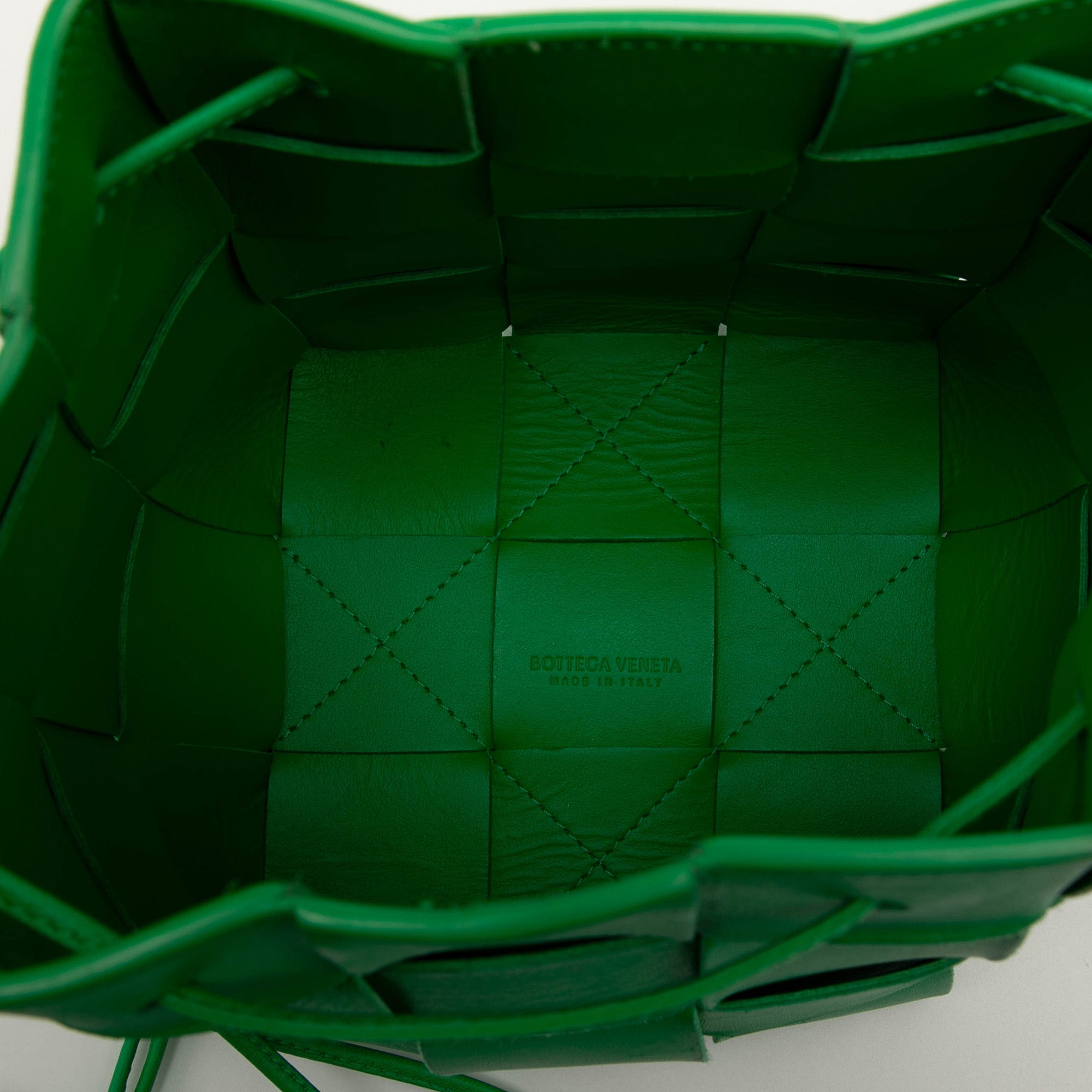 Small Nappa Maxi Intrecciato Cassette Bucket Bag Green - Lab Luxury Resale