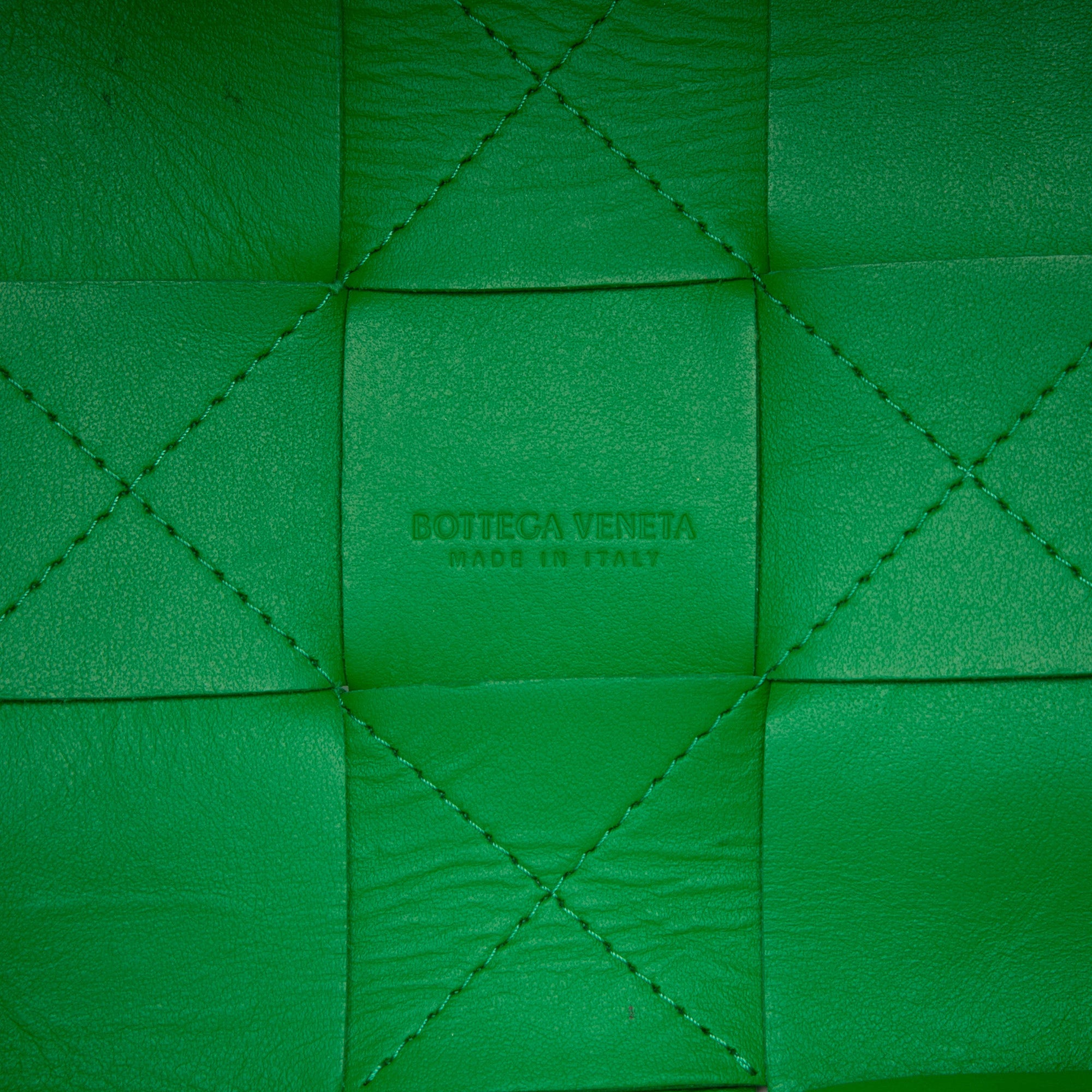 Small Nappa Maxi Intrecciato Cassette Bucket Bag Green - Lab Luxury Resale