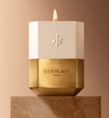 Guerlain Vanille Planifolia scented candle, 220g, with elegant packaging and vanilla fragrance for home ambiance.